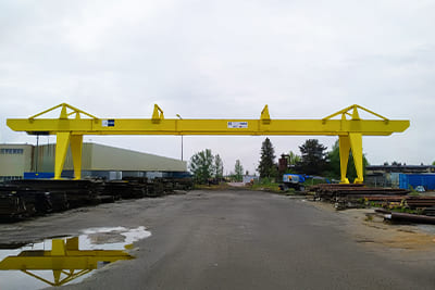 Heavy-duty gantry crane for steel-yard and outdoor service